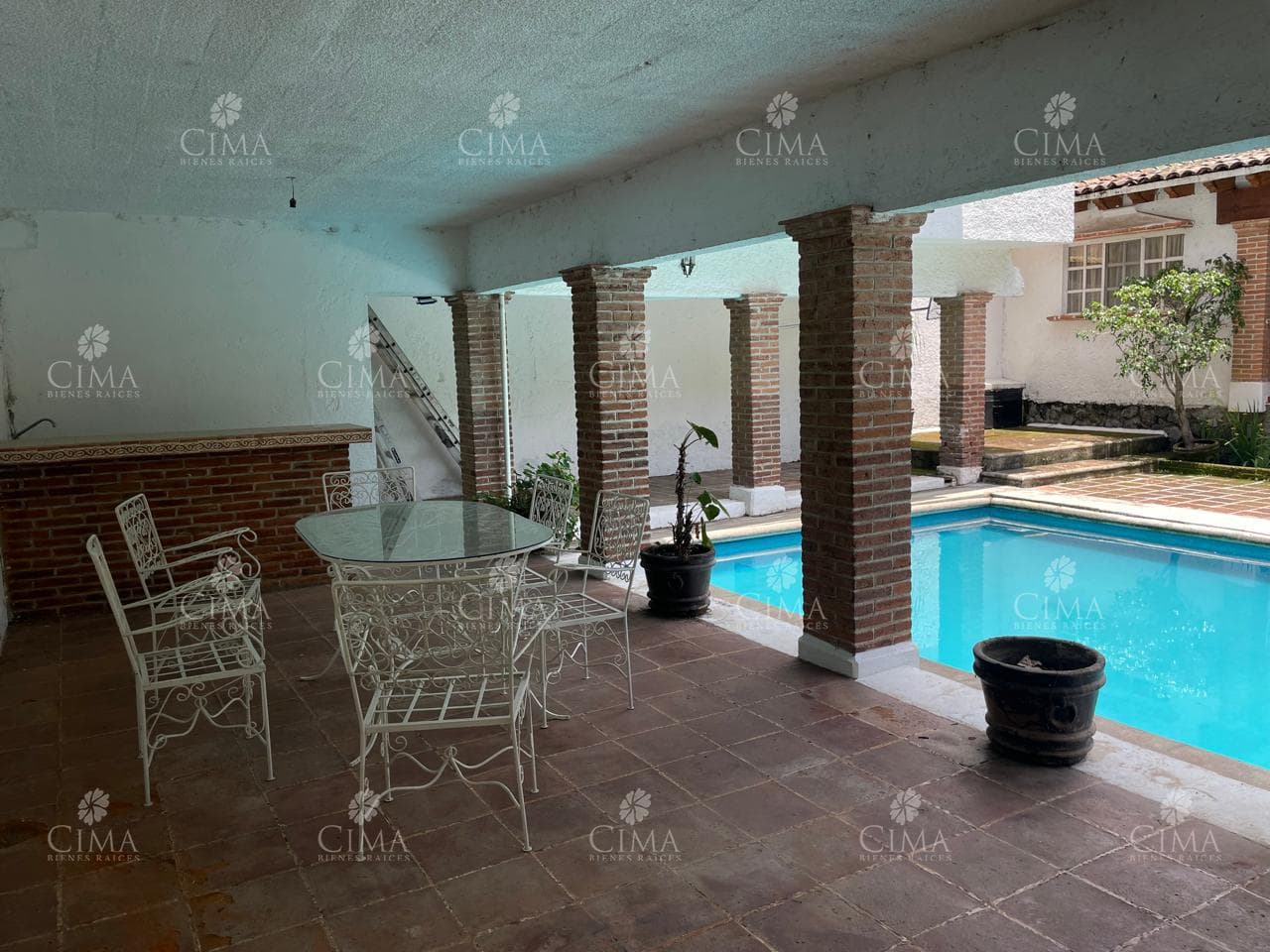 Venta casa en condominio en Lomas de Atzingo - V372