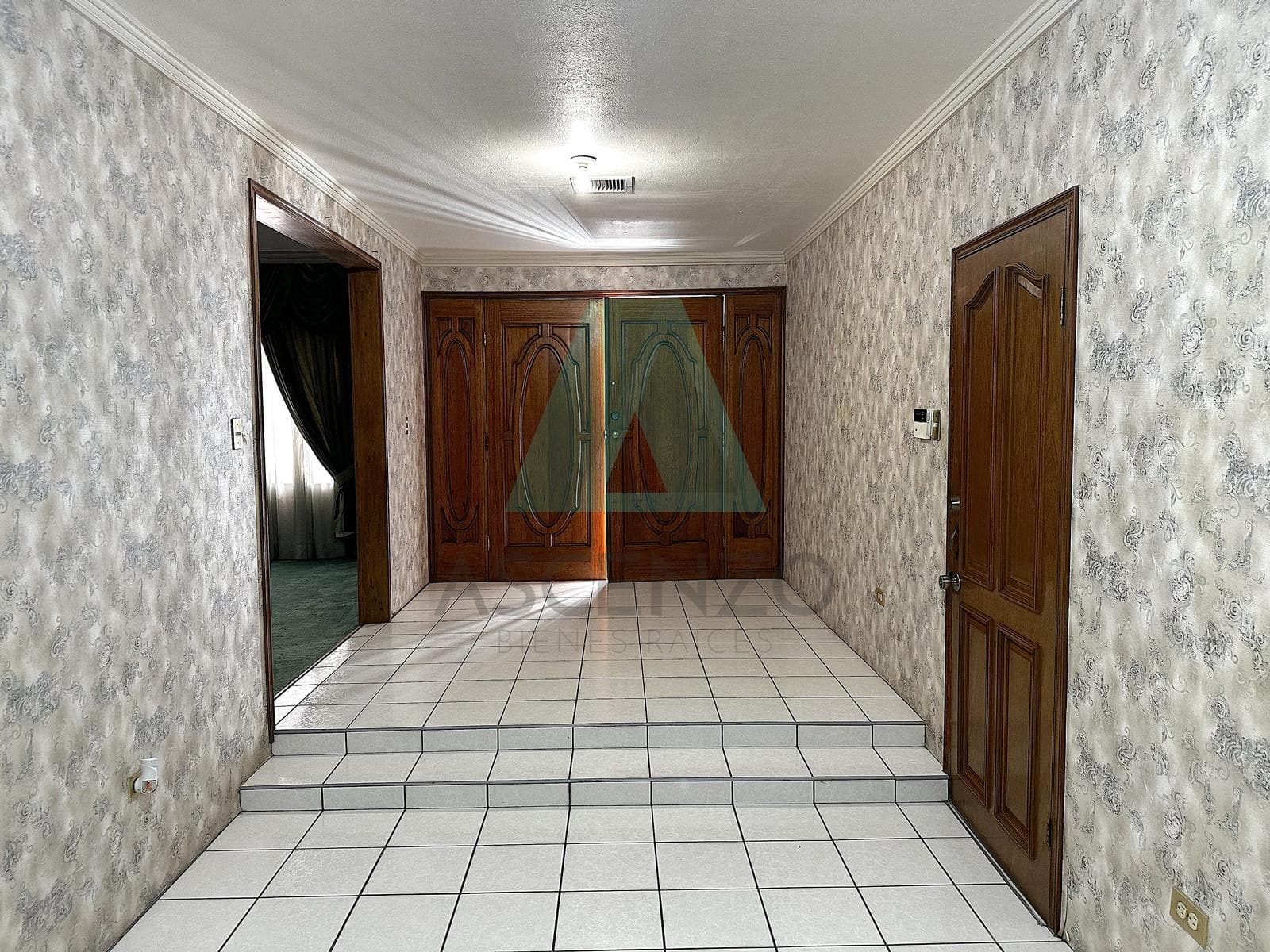 House for sale in Quintas del Sol subdivision, Flvi