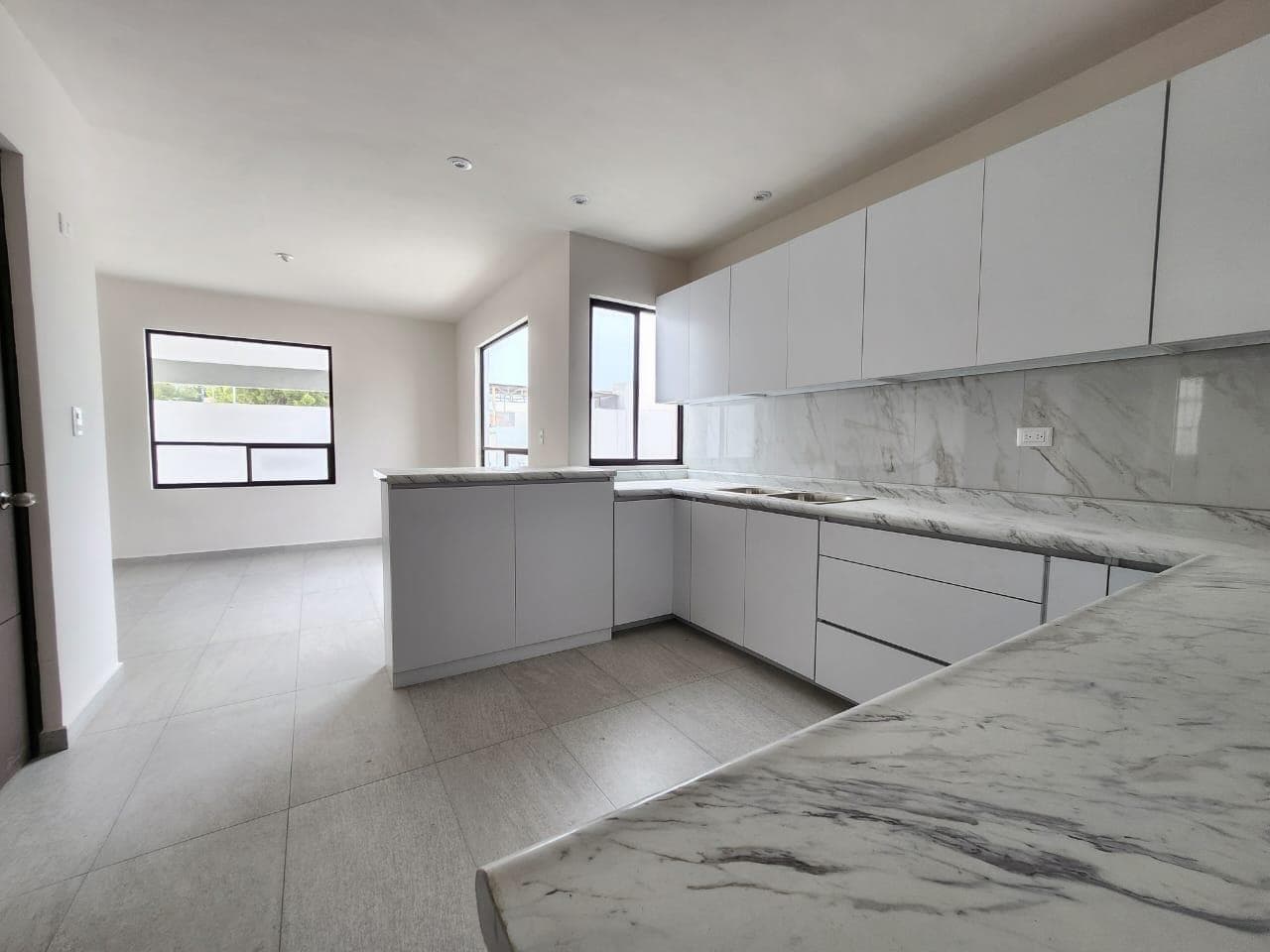 House for Sale, Privanzas de Mirasierra, East of Saltillo