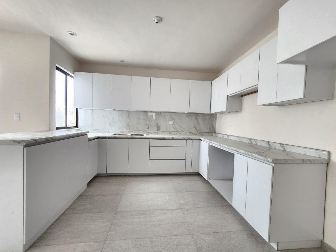 House for Sale, Privanzas de Mirasierra, East of Saltillo