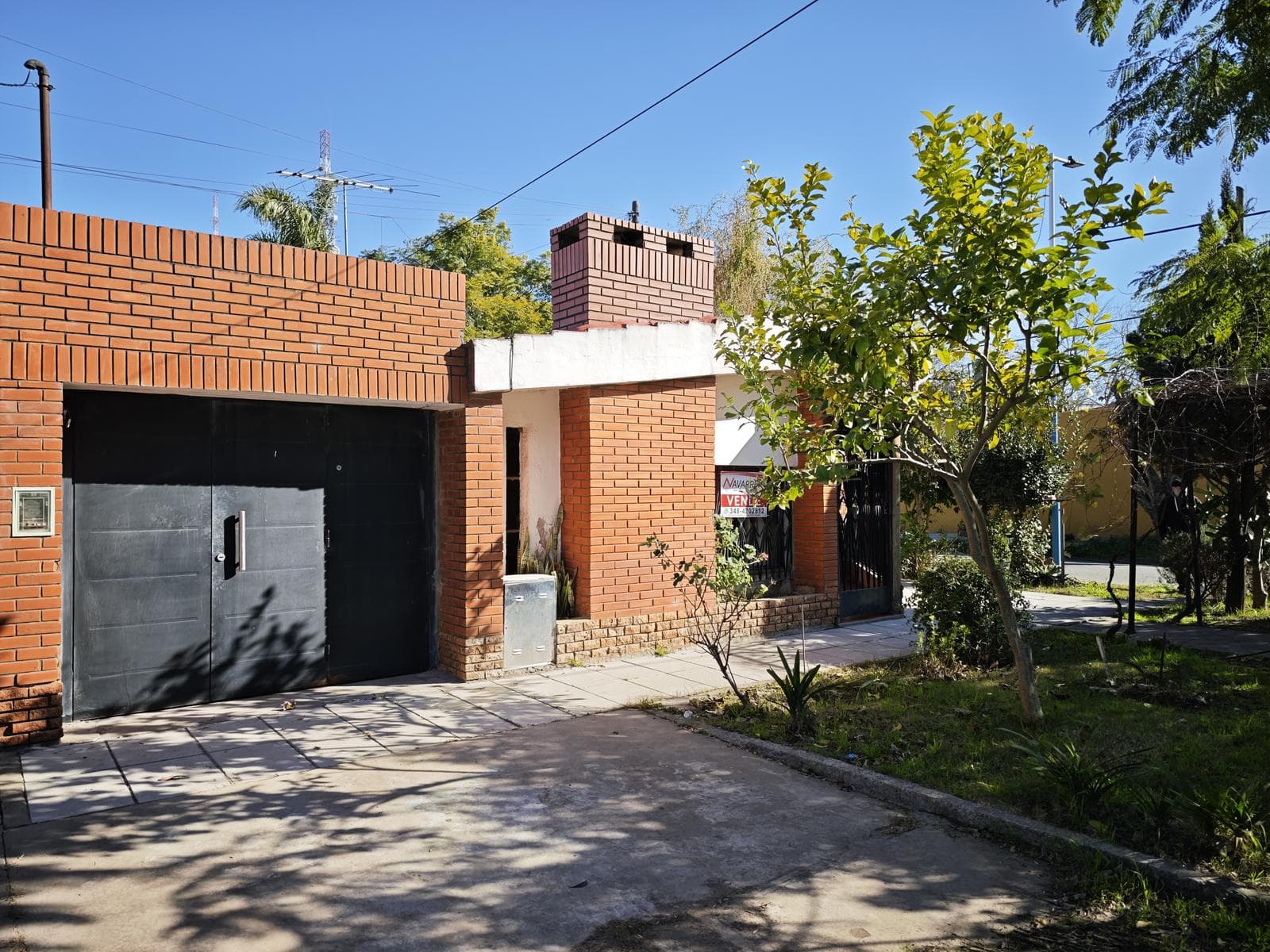 House for Sale in Need of Renovation in Escobar
