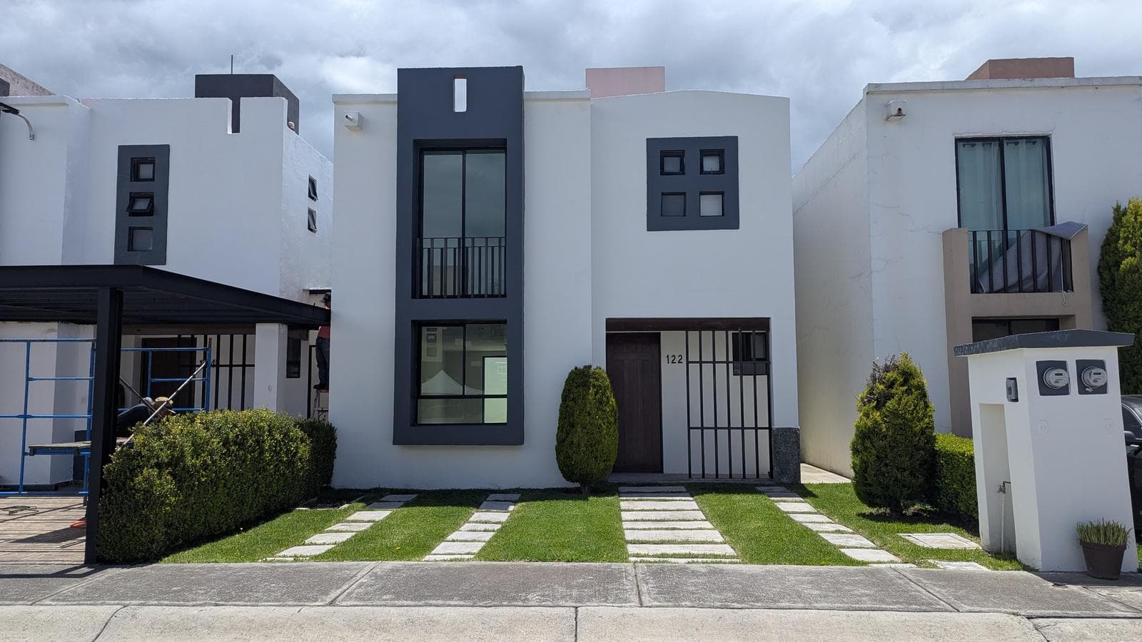 HOUSE FOR SALE IN ZINACANTEPEC, BOSQUES DE ICA RESIDENTIAL COMPLEX