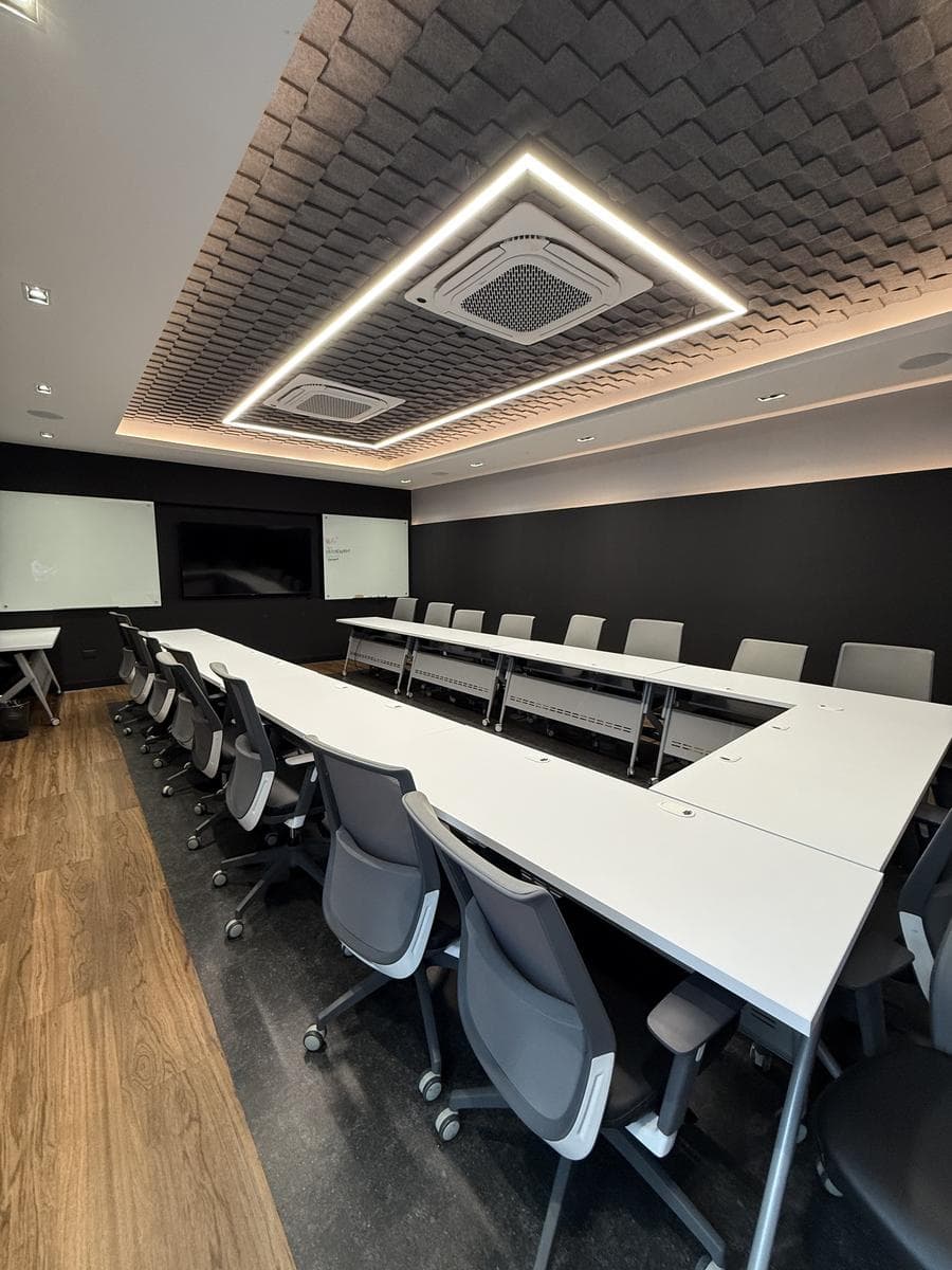 FULLY FURNISHED OFFICE FOR RENT