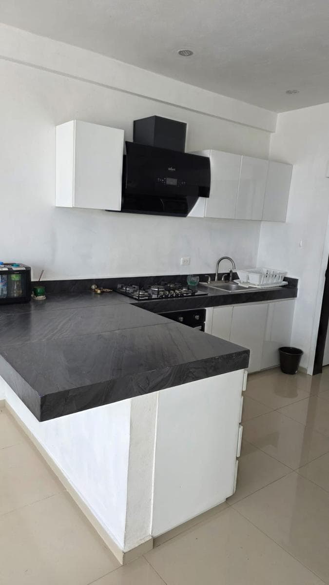 HOUSE FOR SALE IN CANCÚN IN THE ARBOLADA NEIGHBORHOOD WITH A JACUZZI AND ROOFTOP TERRACE