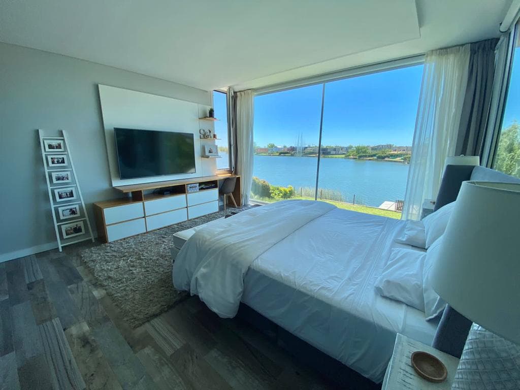 Modern House for Sale on the Water in the Barbarita Gated Community