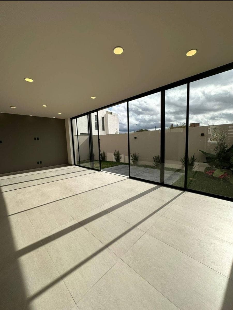 House for Sale in Valles del Molino