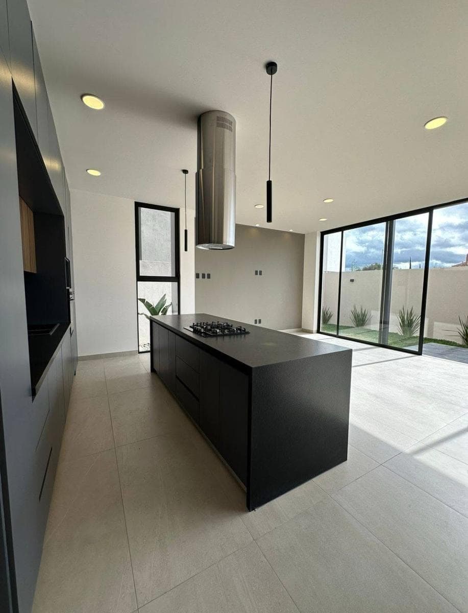House for Sale in Valles del Molino