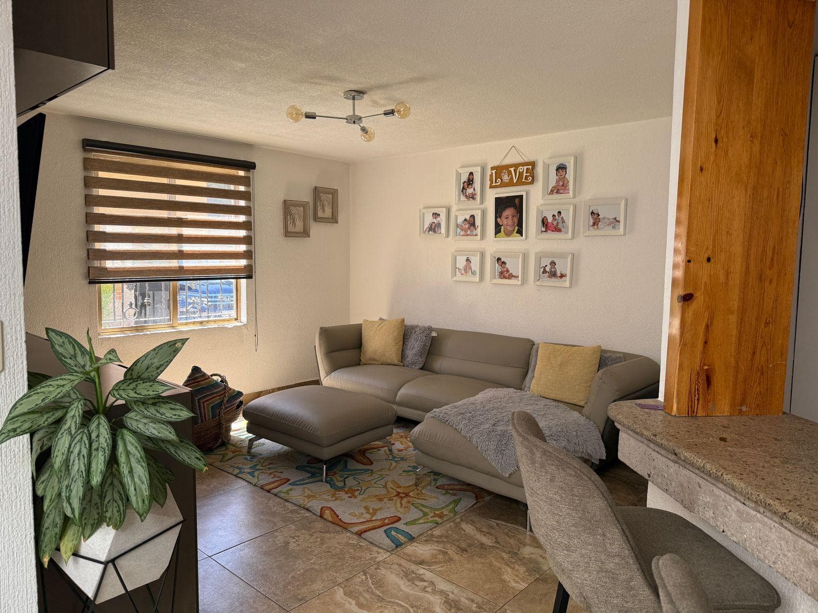 House for sale on a private street in Lateral de Balcones del Campestre