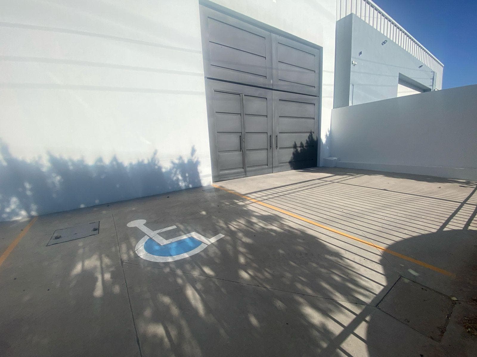 Warehouse for rent on San Juan Bosco Boulevard