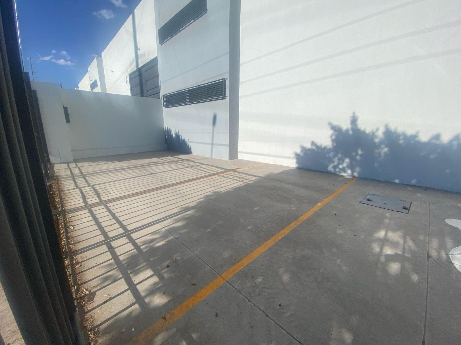 Warehouse for rent on San Juan Bosco Boulevard