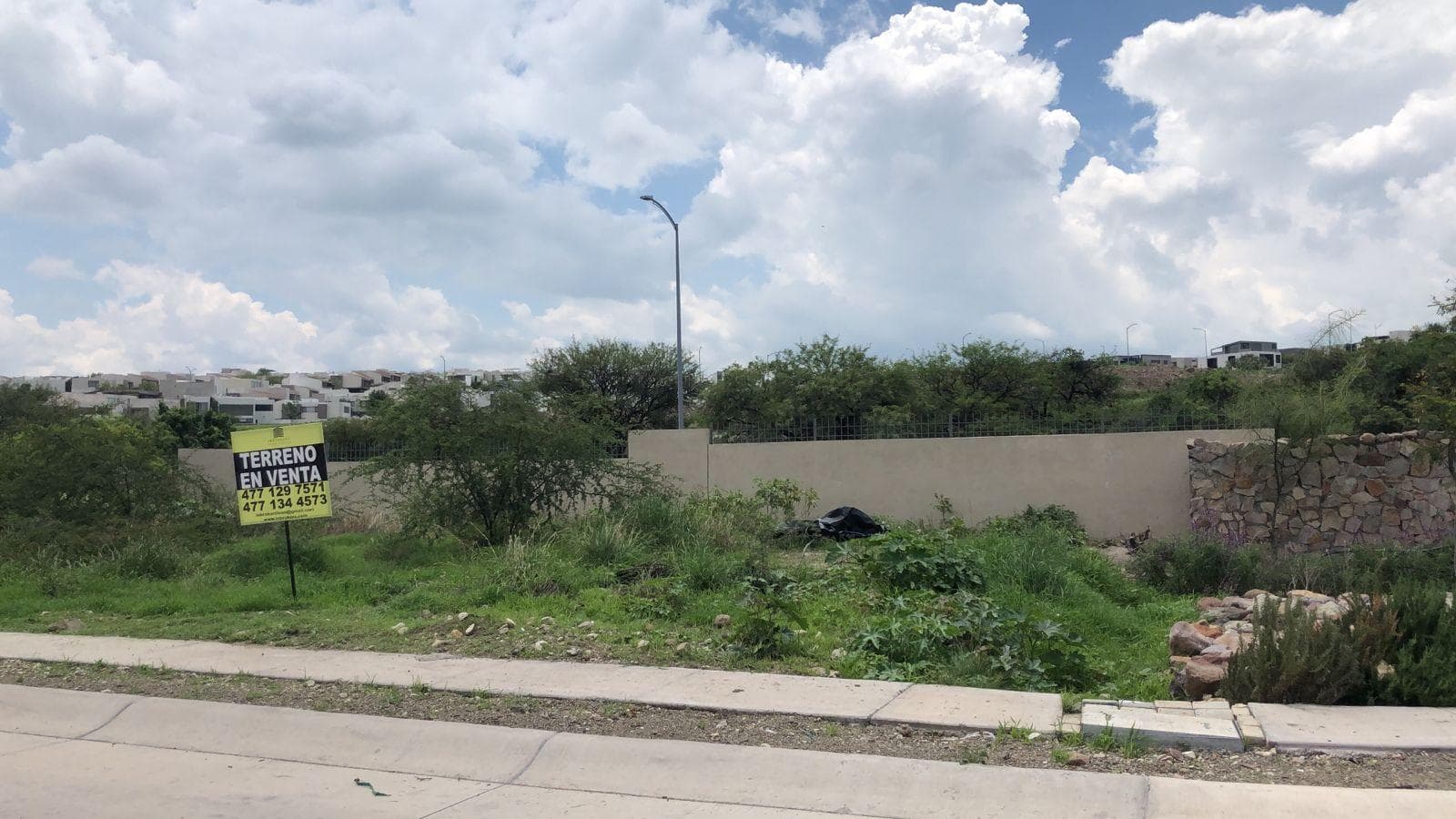 Land for sale in Valles del Molino B