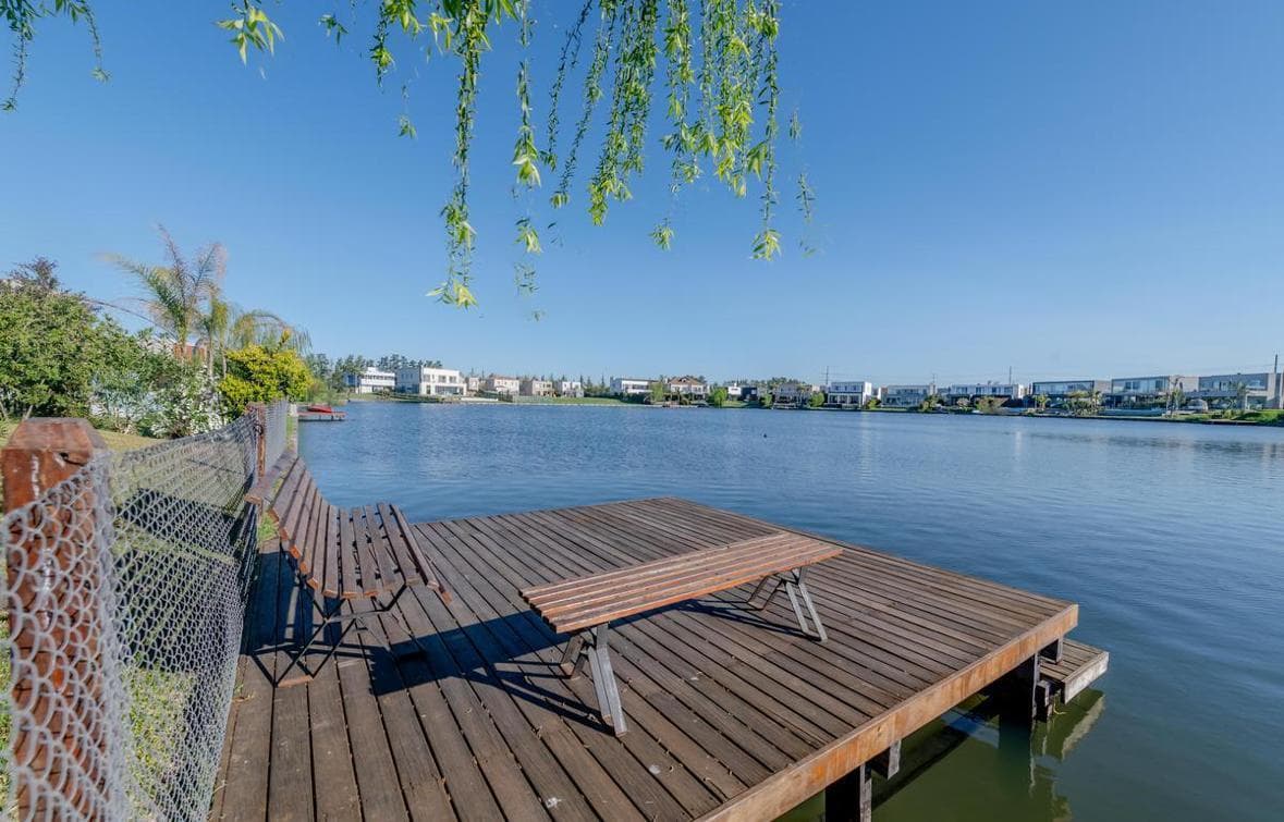 House for Sale on the Water in Tipas