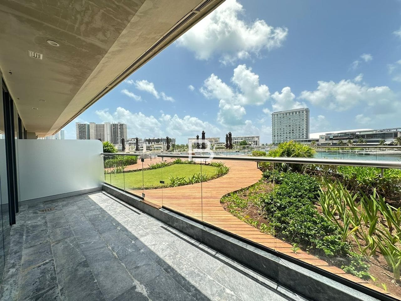 Shark Tower Cancun Apartment for Rent