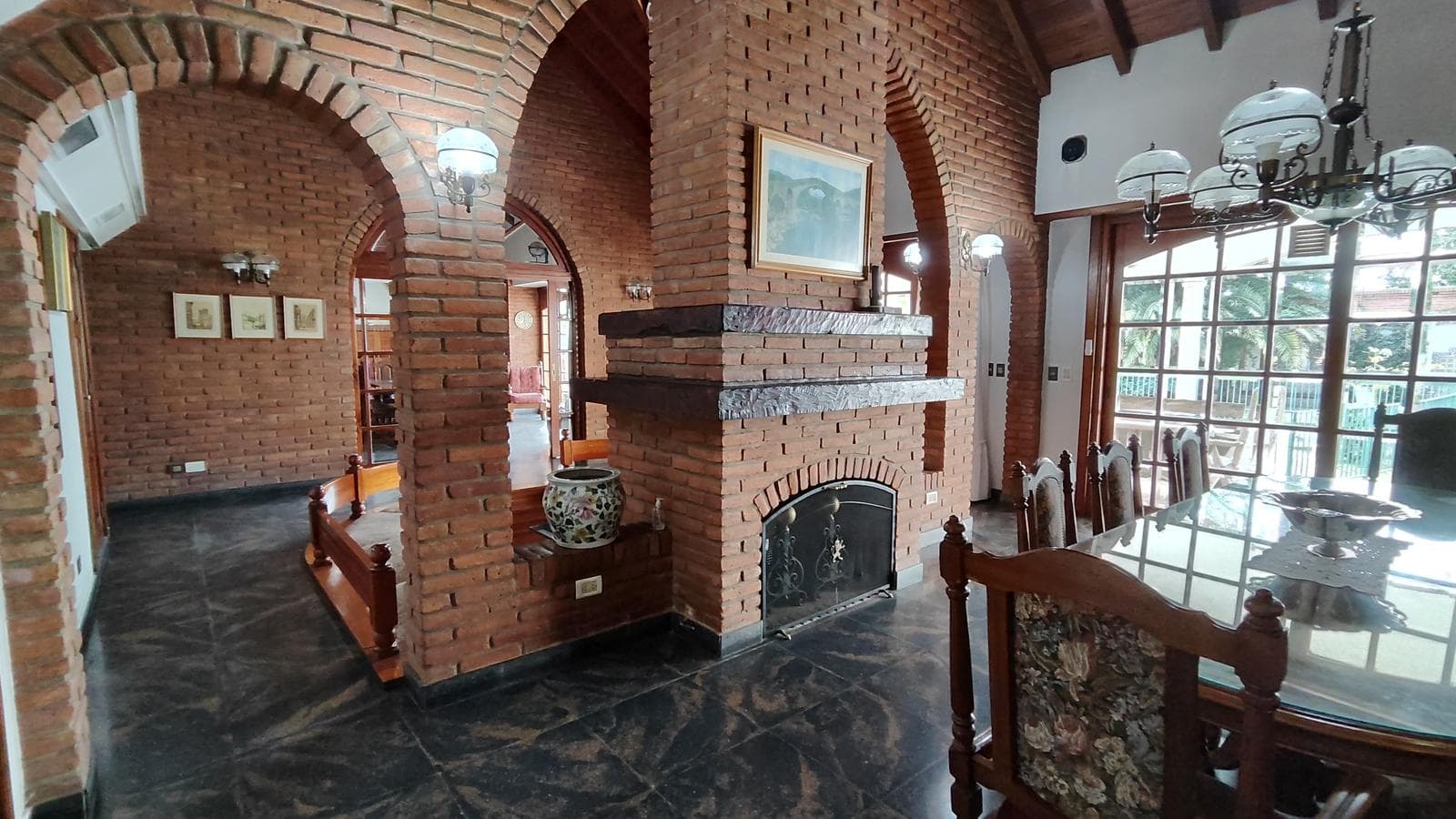 Premium House for Sale in Ramos Mejía Norte, with Garden and Pool "QUALIFIES FOR A LOAN"