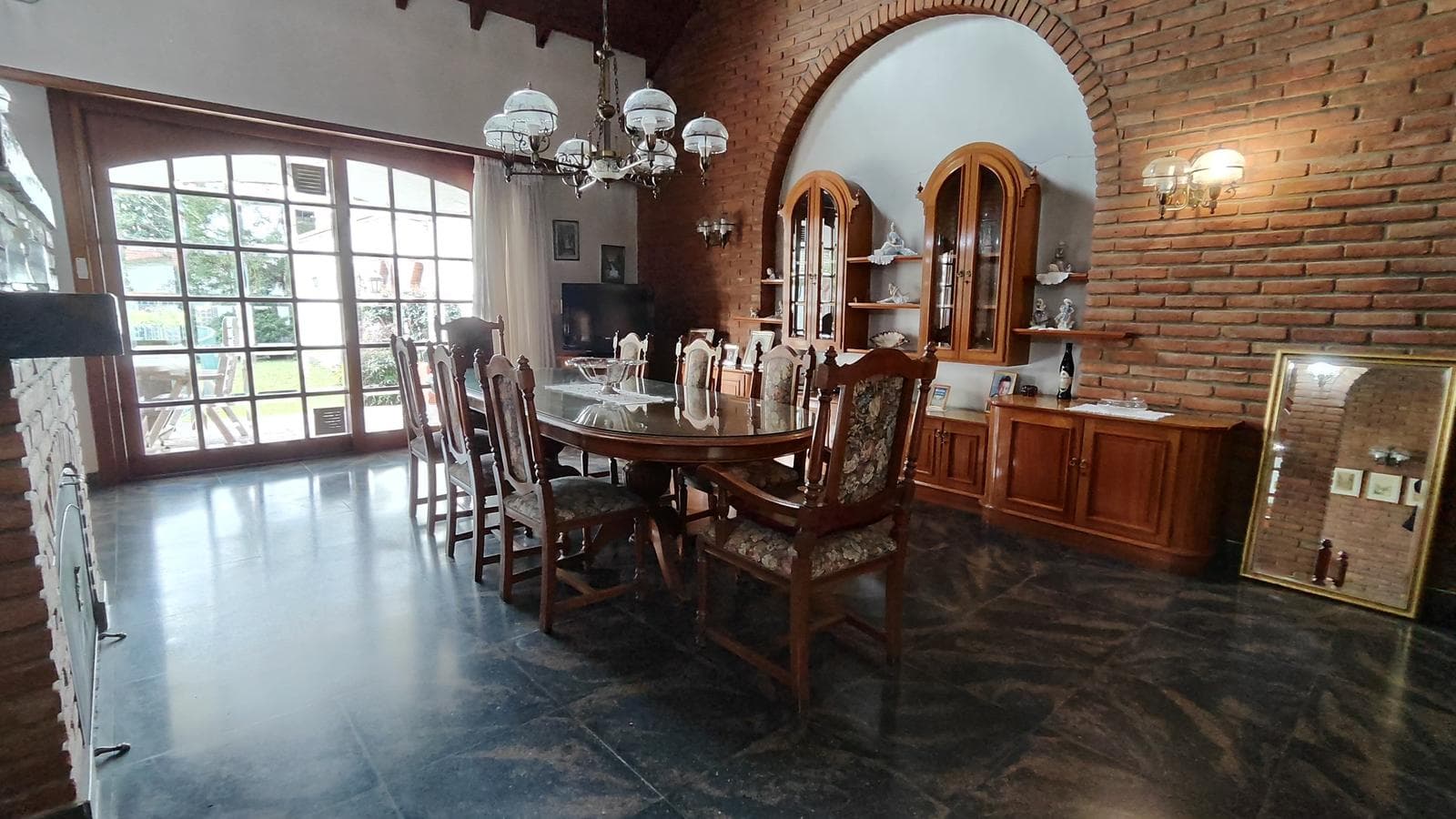Premium House for Sale in Ramos Mejía Norte, with Garden and Pool "QUALIFIES FOR A LOAN"