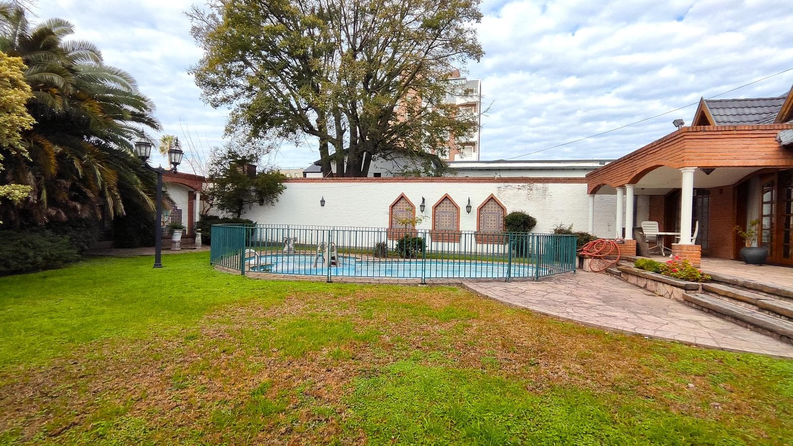 Premium House for Sale in Ramos Mejía Norte, with Garden and Pool "QUALIFIES FOR A LOAN"