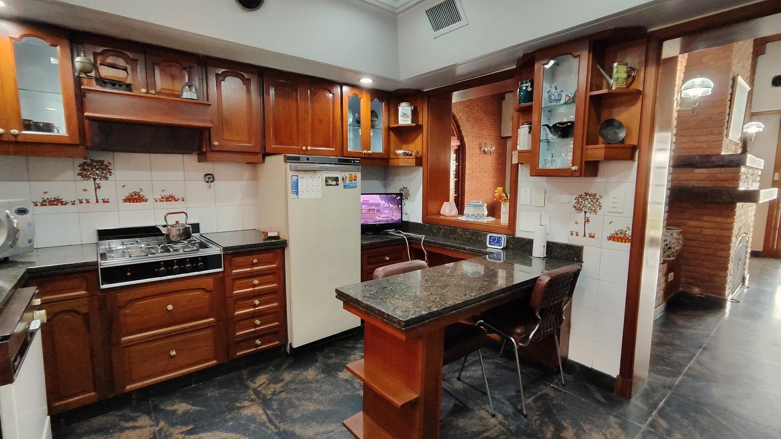 Premium House for Sale in Ramos Mejía Norte, with Garden and Pool "QUALIFIES FOR A LOAN"