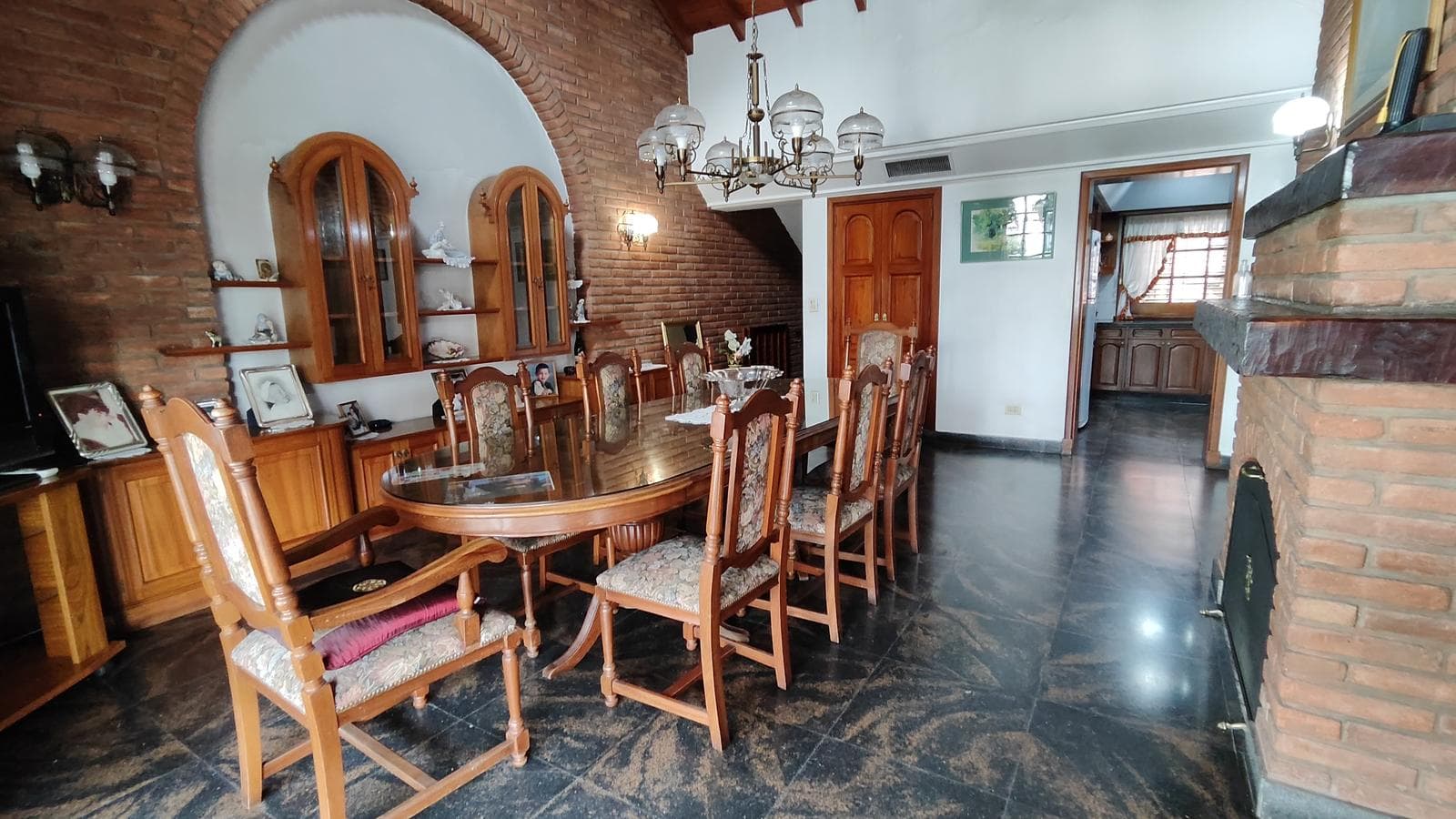 Premium House for Sale in Ramos Mejía Norte, with Garden and Pool "QUALIFIES FOR A LOAN"