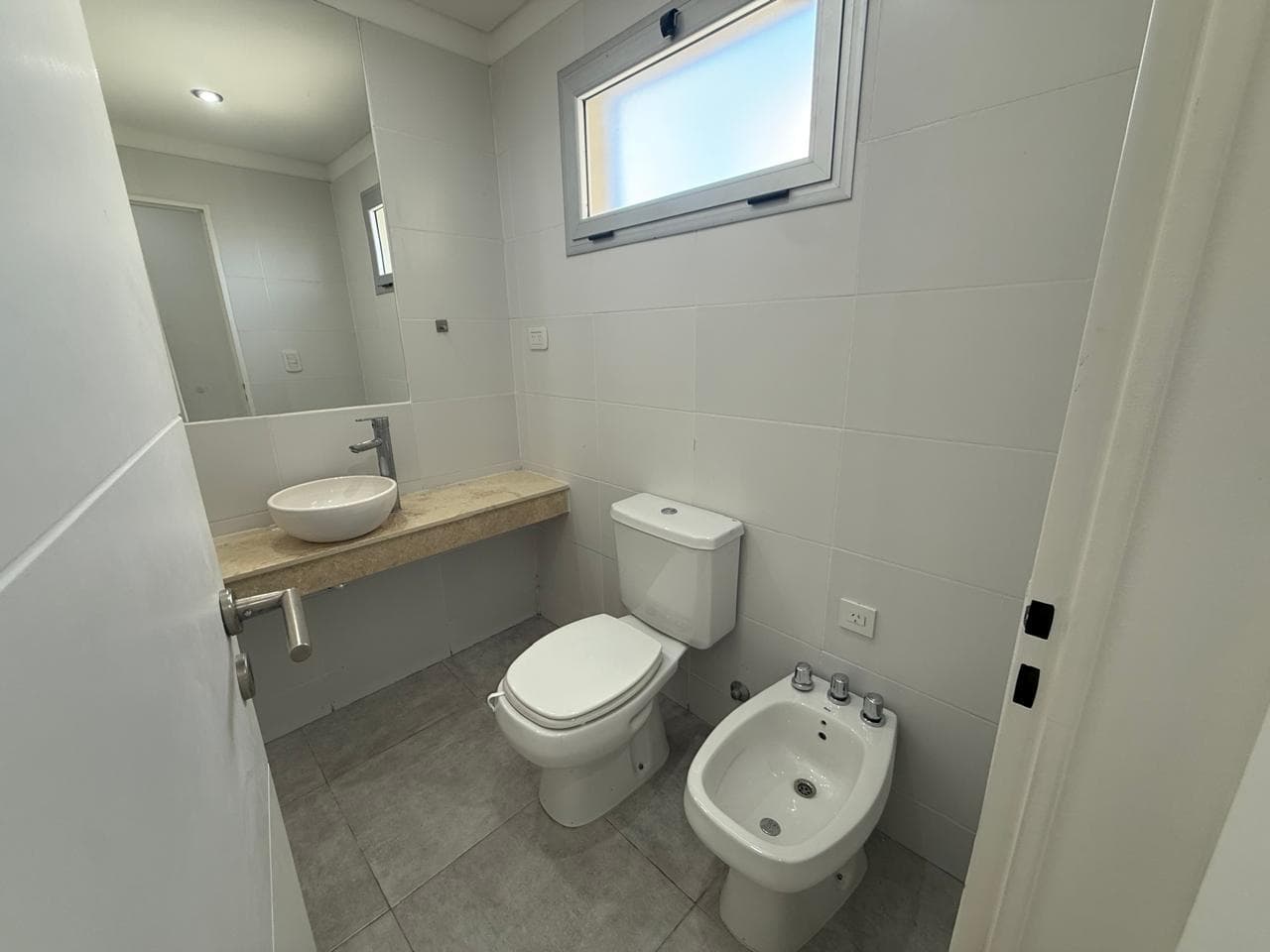 2-Bedroom Apartment in Downtown Escobar