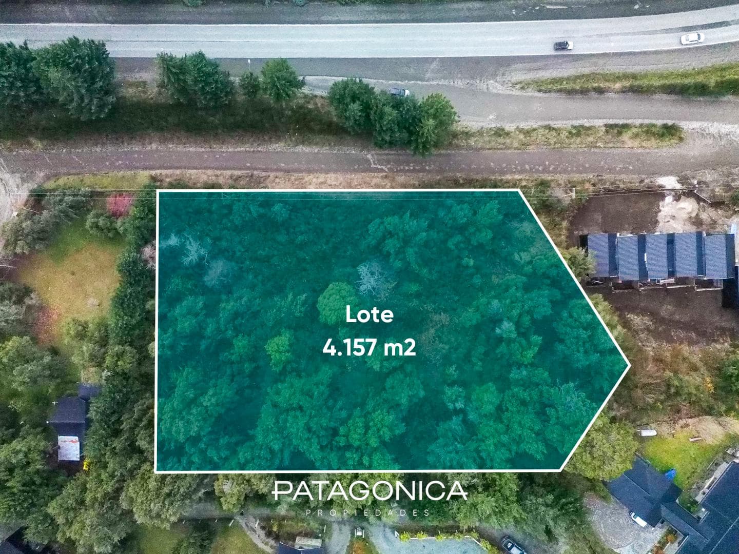 FOR SALE: 4,157 m² lot/plot of land with an approved plan for a 1,050 m² inn in Villa La Angostura