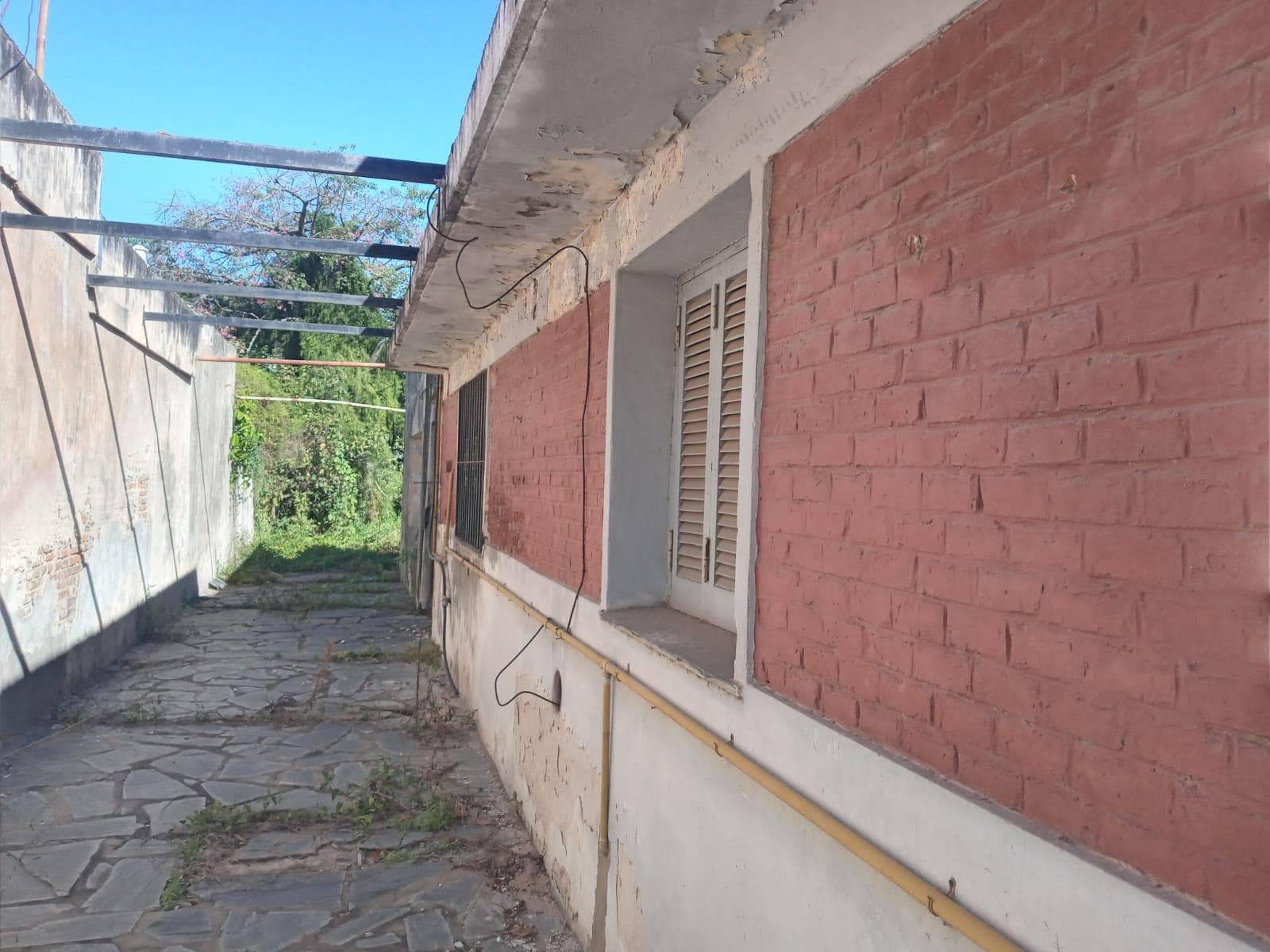 FOR SALE - 3-bedroom house in need of renovation - San Lorenzo, Santa Fe.