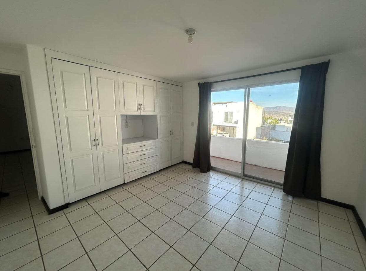 House for Sale in the Gran Jardín Subdivision