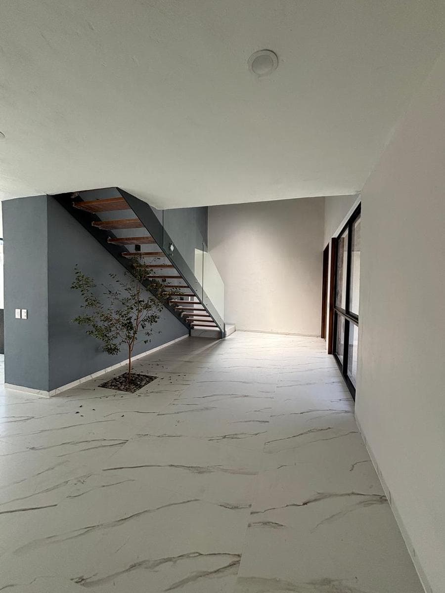 COUNTRY HOME IN COTO SENECA