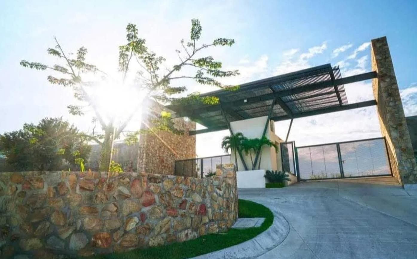 Land for SALE in VISTALAGO, Tequesquitengo, Morelos.