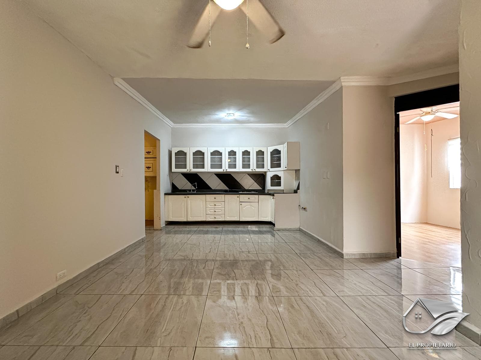 3-Bedroom Apartment for Rent on the Upper Floor // Linda Vista Area
