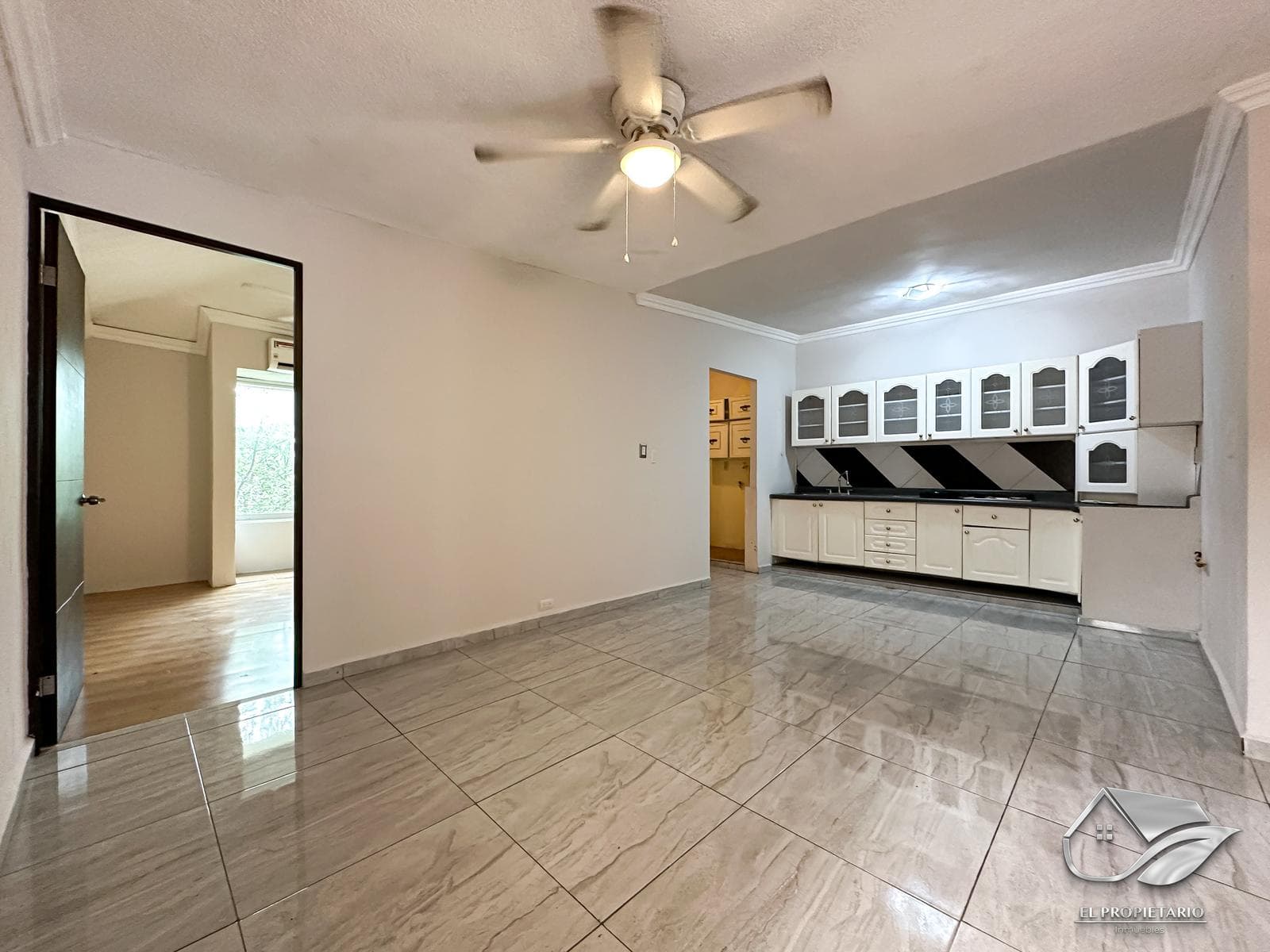 3-Bedroom Apartment for Rent on the Upper Floor // Linda Vista Area