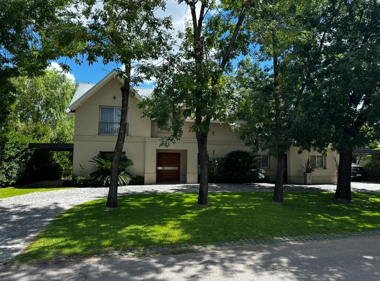5-Bedroom House for Sale with Guest House in Carmel Country Club, Pilar