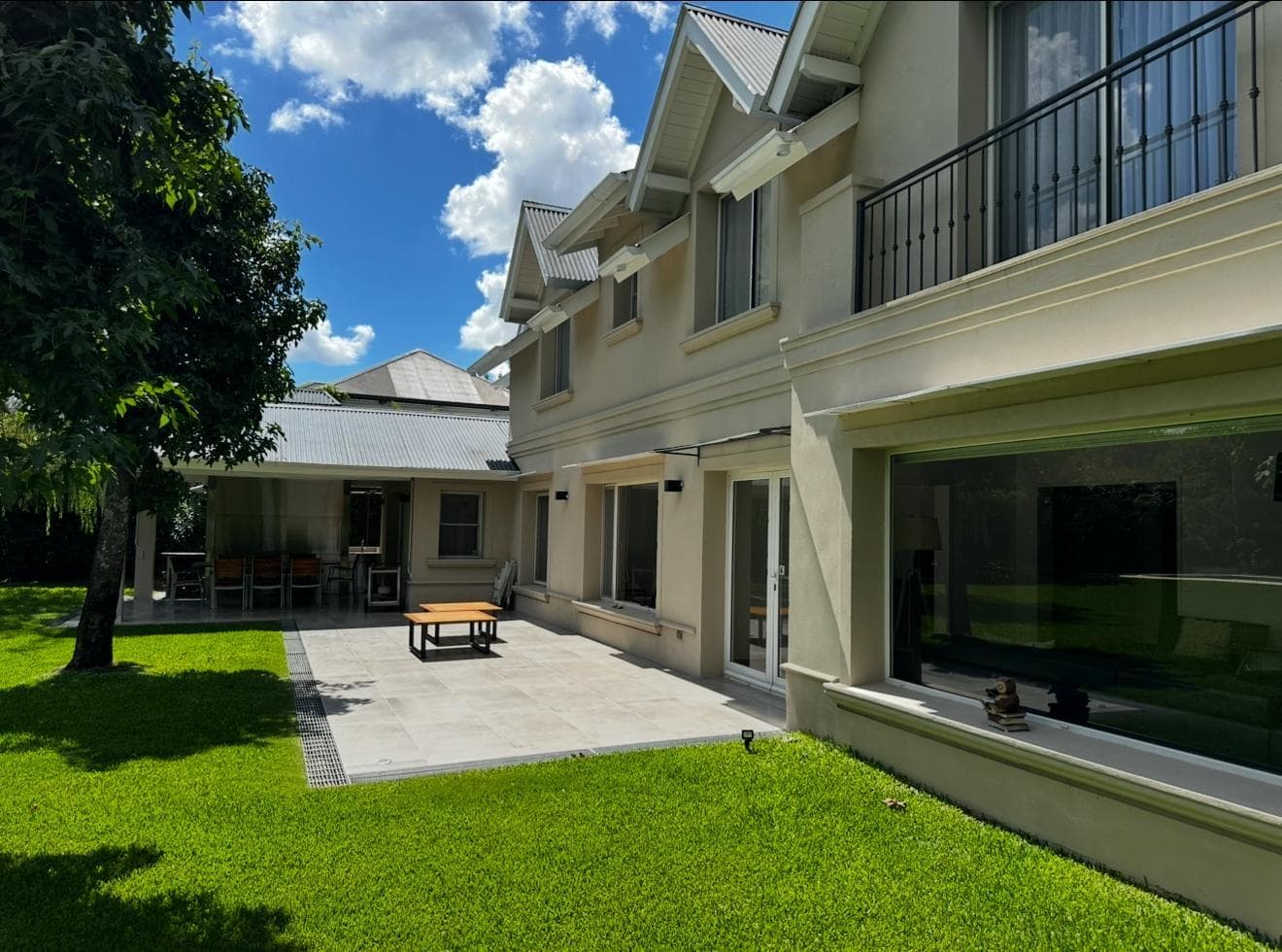 5-Bedroom House for Sale with Guest House in Carmel Country Club, Pilar