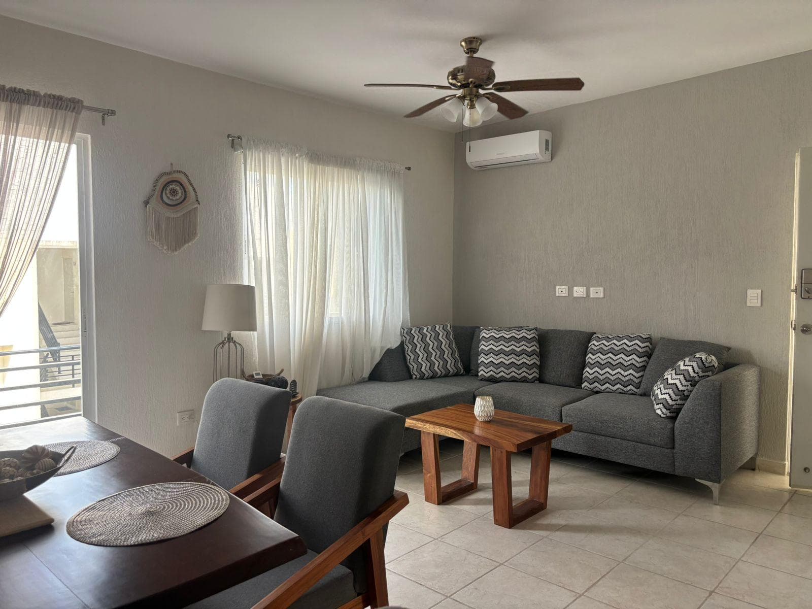 Apartment for Rent: Furnished Two-Bedroom Apartment in Playa del Carmen