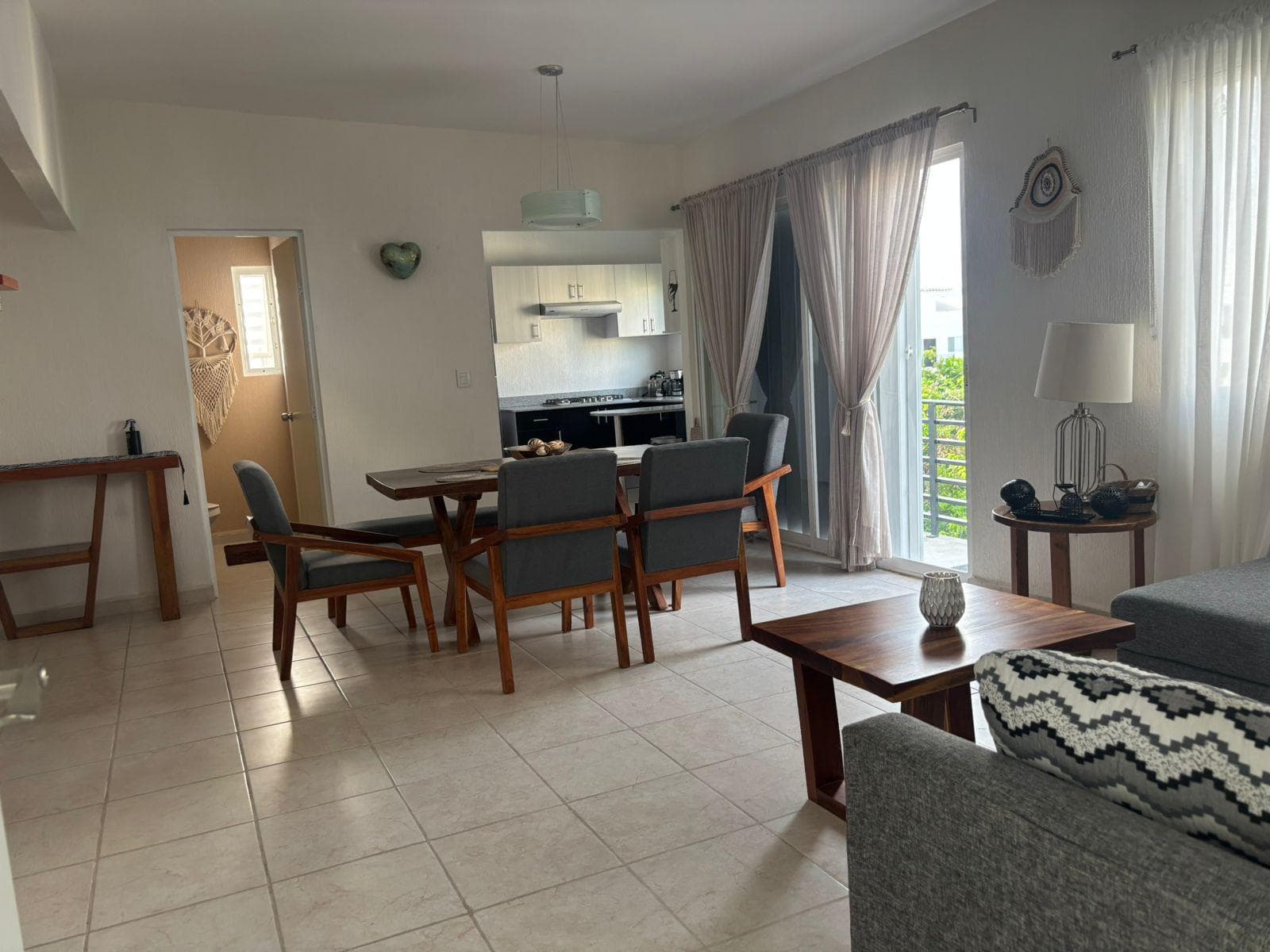 Apartment for Rent: Furnished Two-Bedroom Apartment in Playa del Carmen