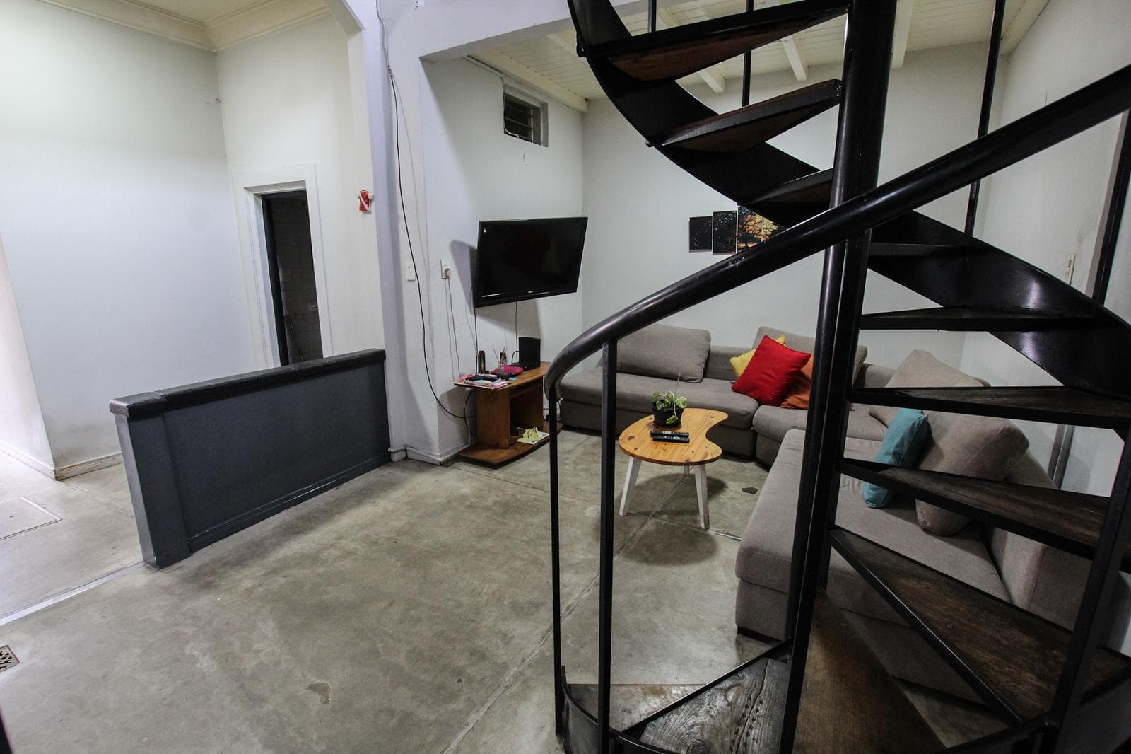4-room house with garage, for sale, in a great location in Villa del Parque!!