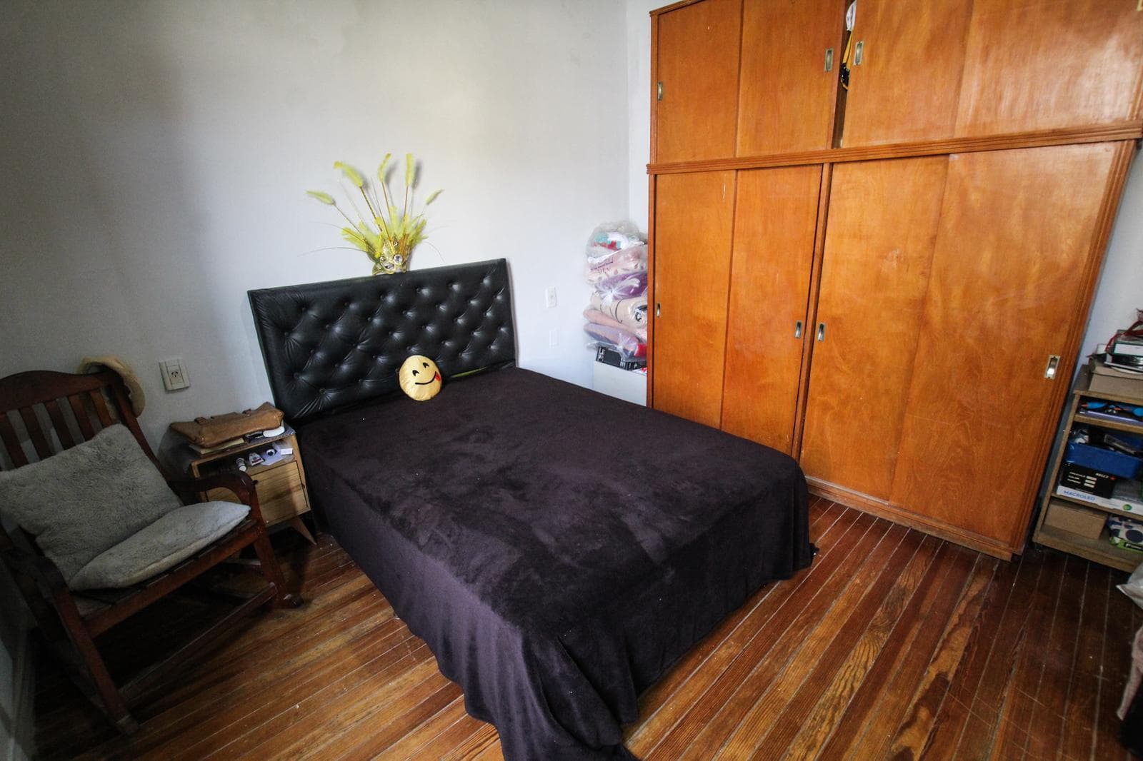 4-room house with garage, for sale, in a great location in Villa del Parque!!