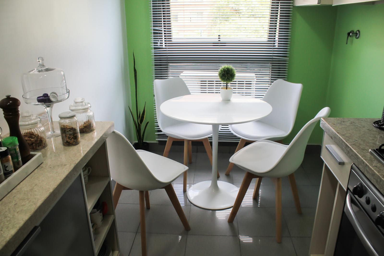 Departamento en Alquiler de 4 ambientes amoblado con cochera en Puerto Madero !!!Impecable estado