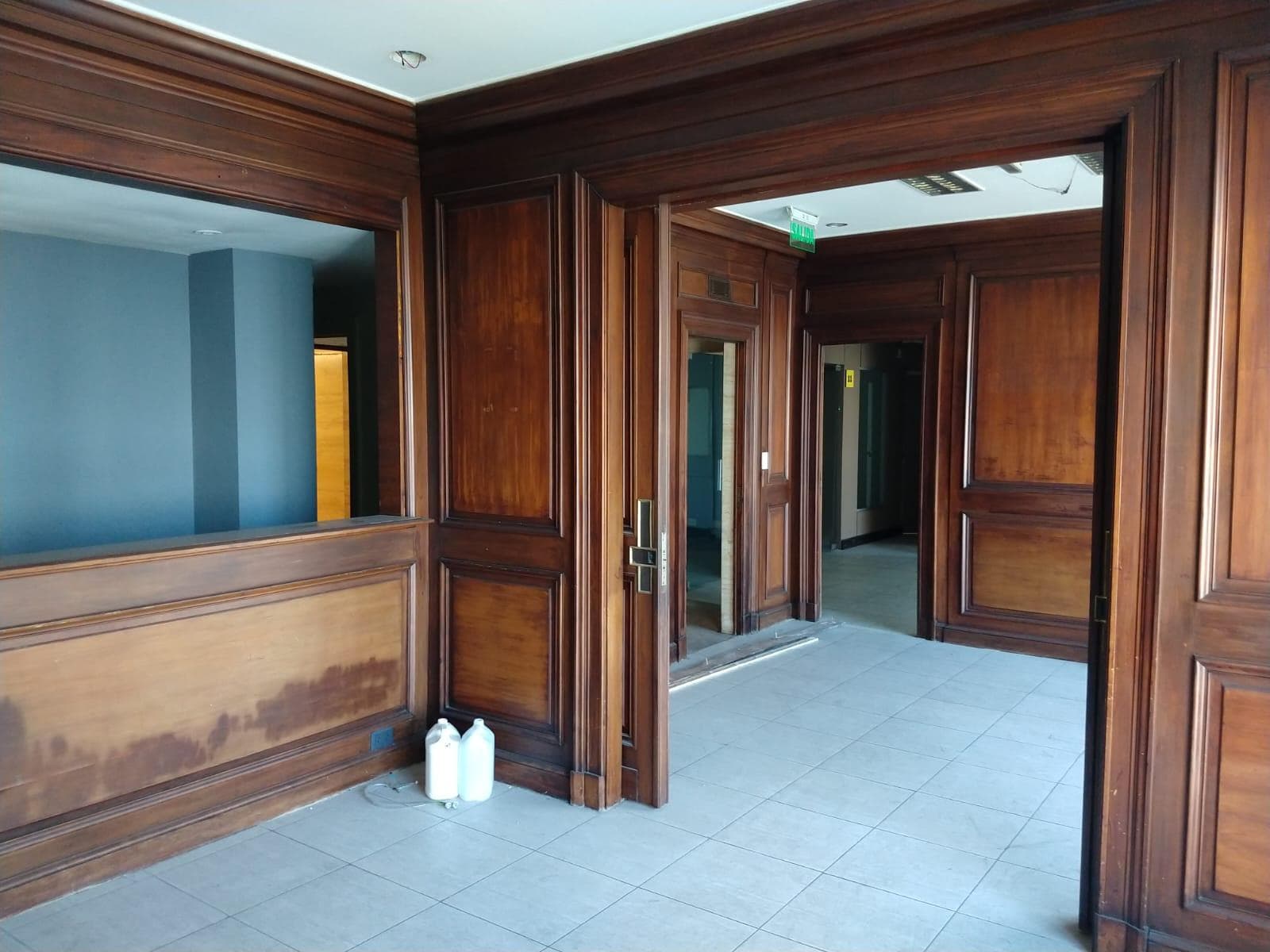 Office for Rent: 63 m², price includes building fees