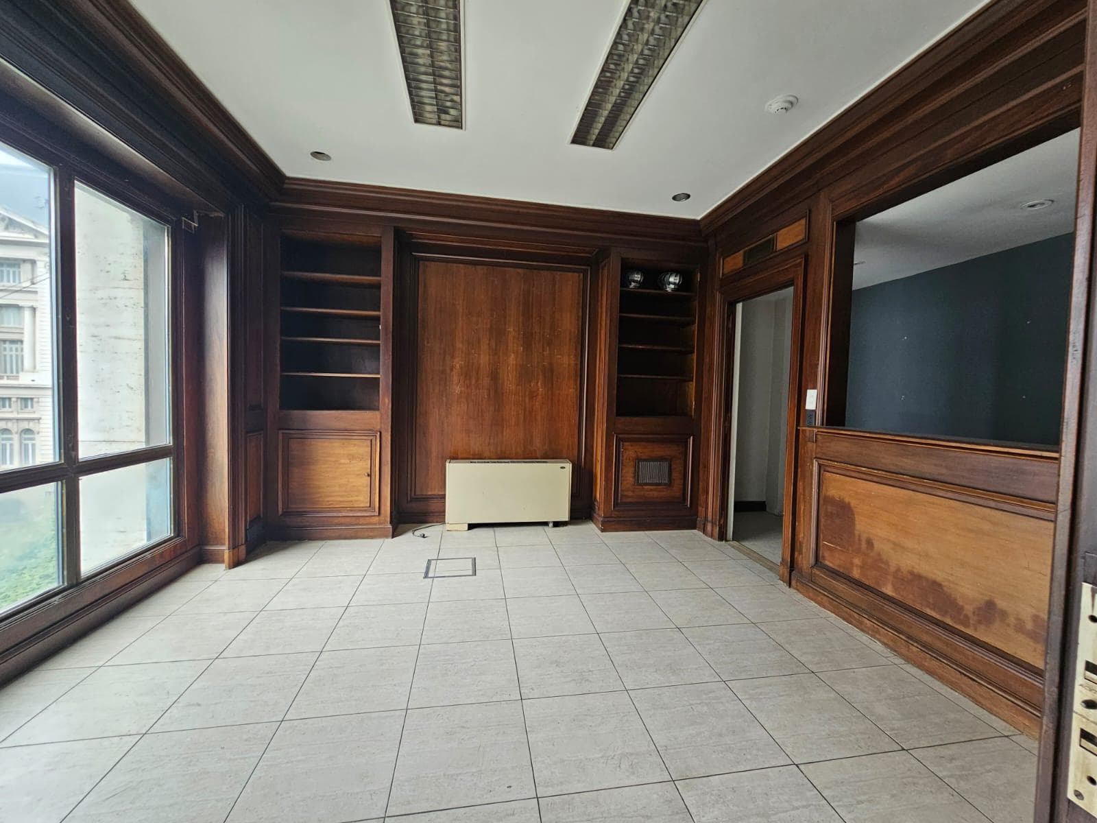 Office for Rent: 63 m², price includes building fees