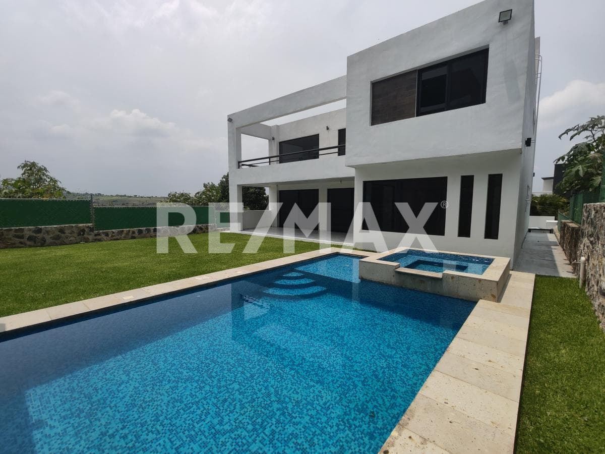 House for Sale in Morelos, Lomas de Cocoyoc