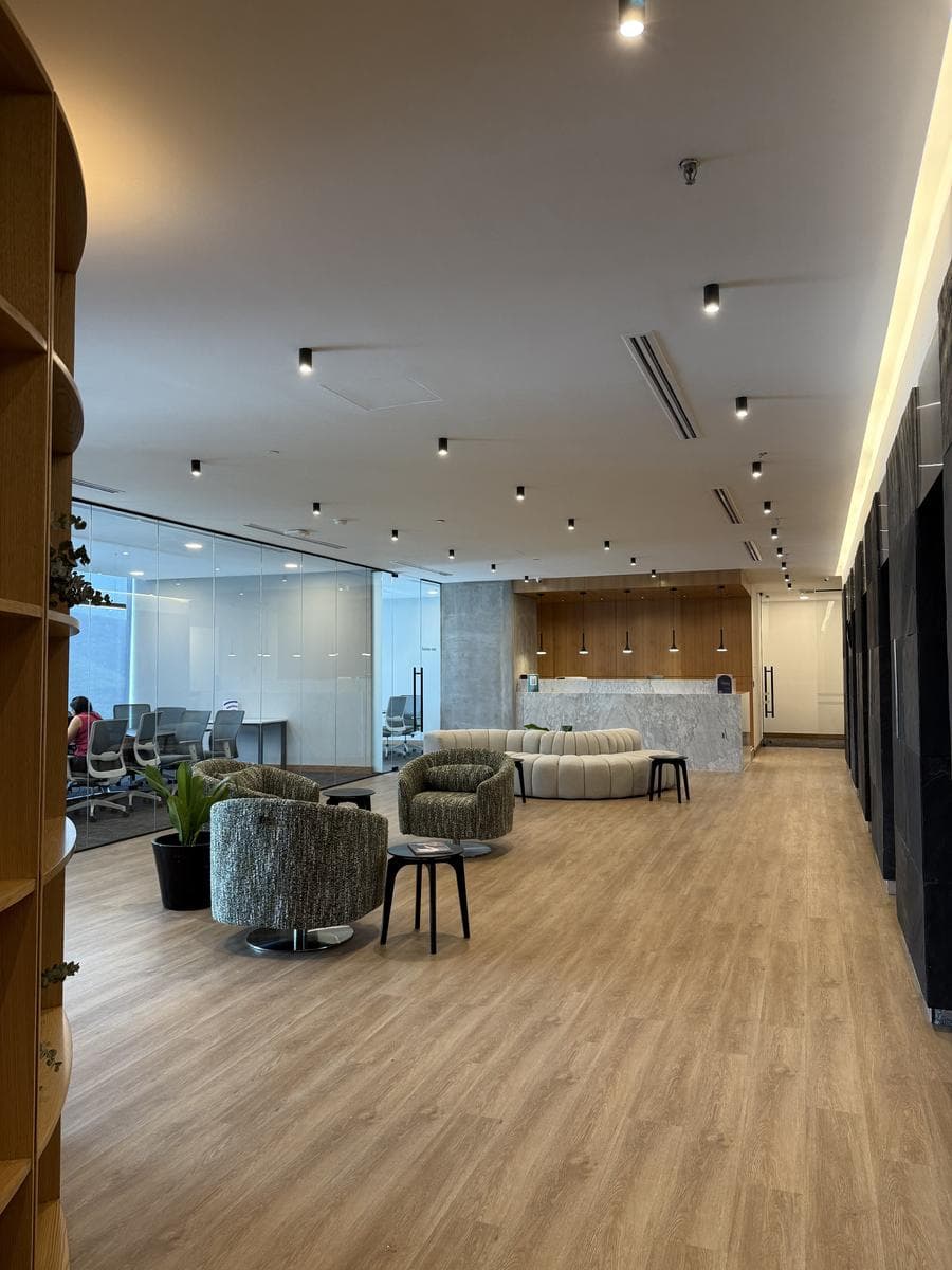 OFFICE FOR RENT IN VALLE ORIENTE