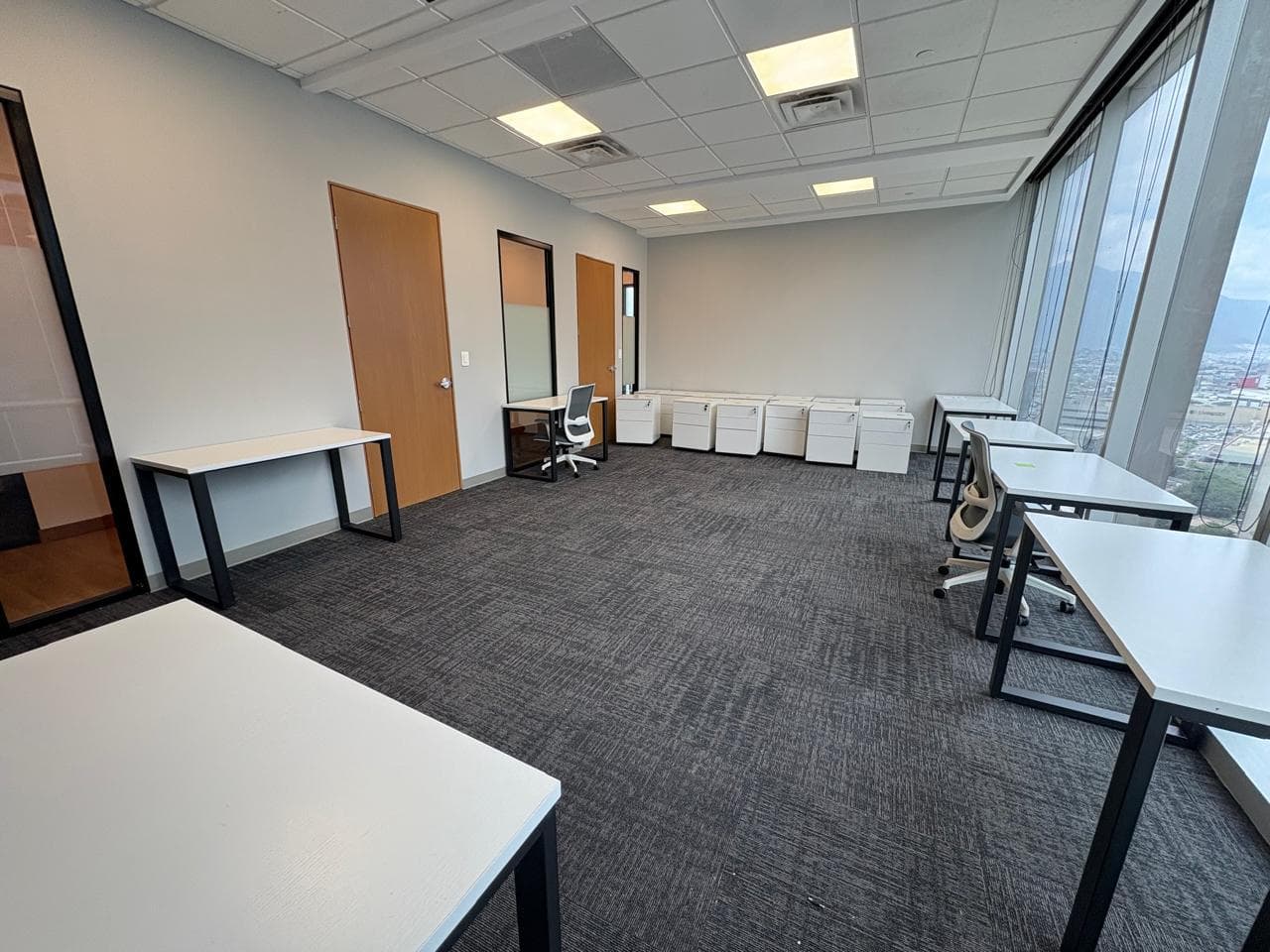 OFFICE FOR RENT IN VALLE ORIENTE