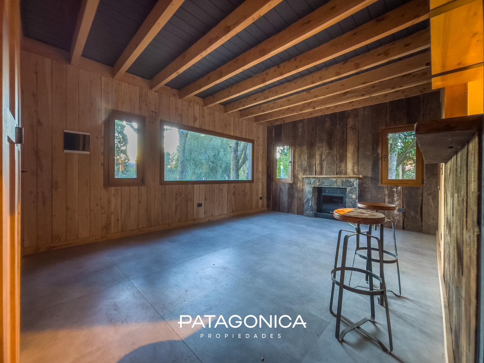 FOR SALE—Brand-new 4-bedroom house on C/Vista al Lago, Villa la Angostura