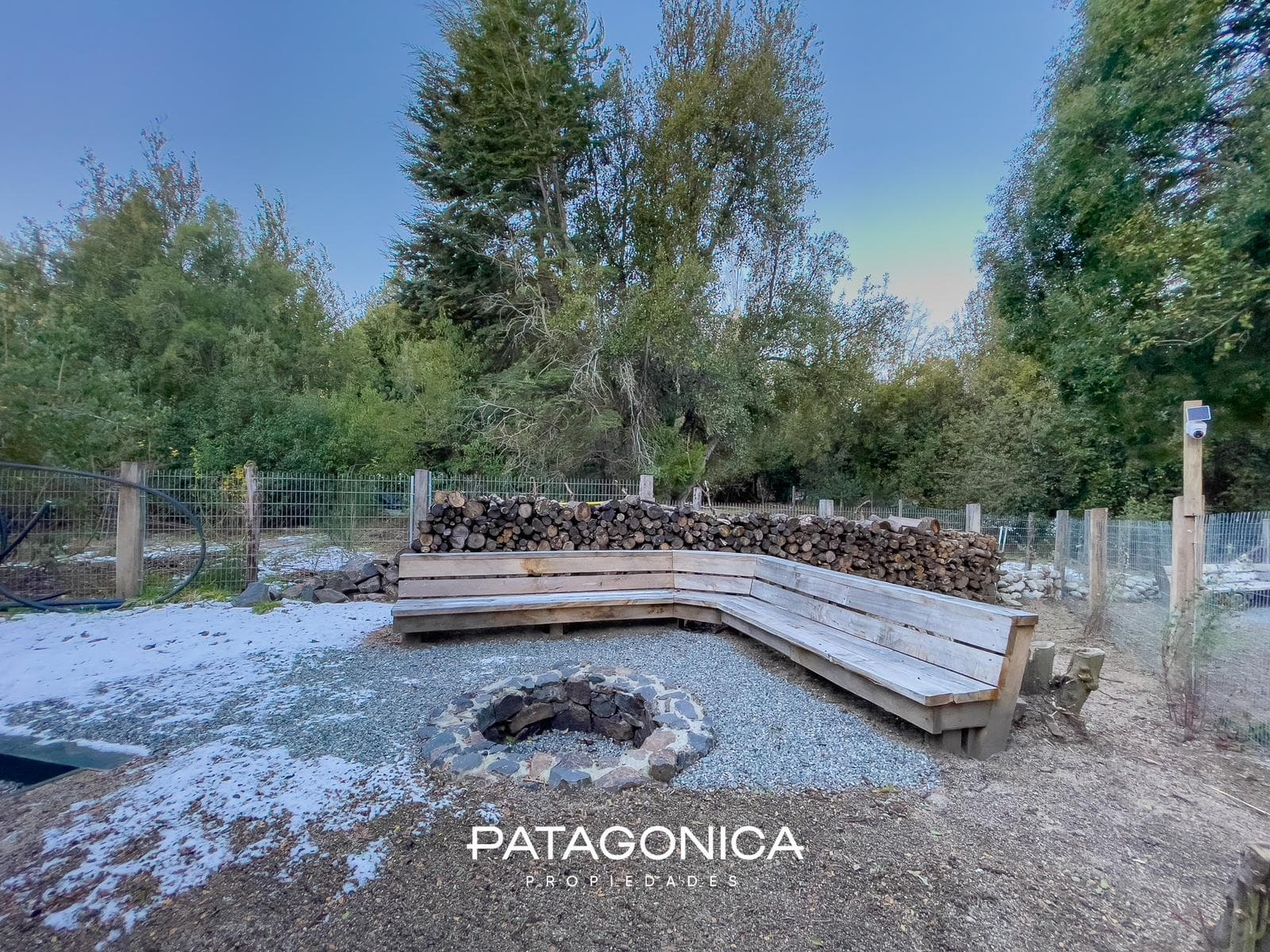 FOR SALE—Brand-new 4-bedroom house on C/Vista al Lago, Villa la Angostura