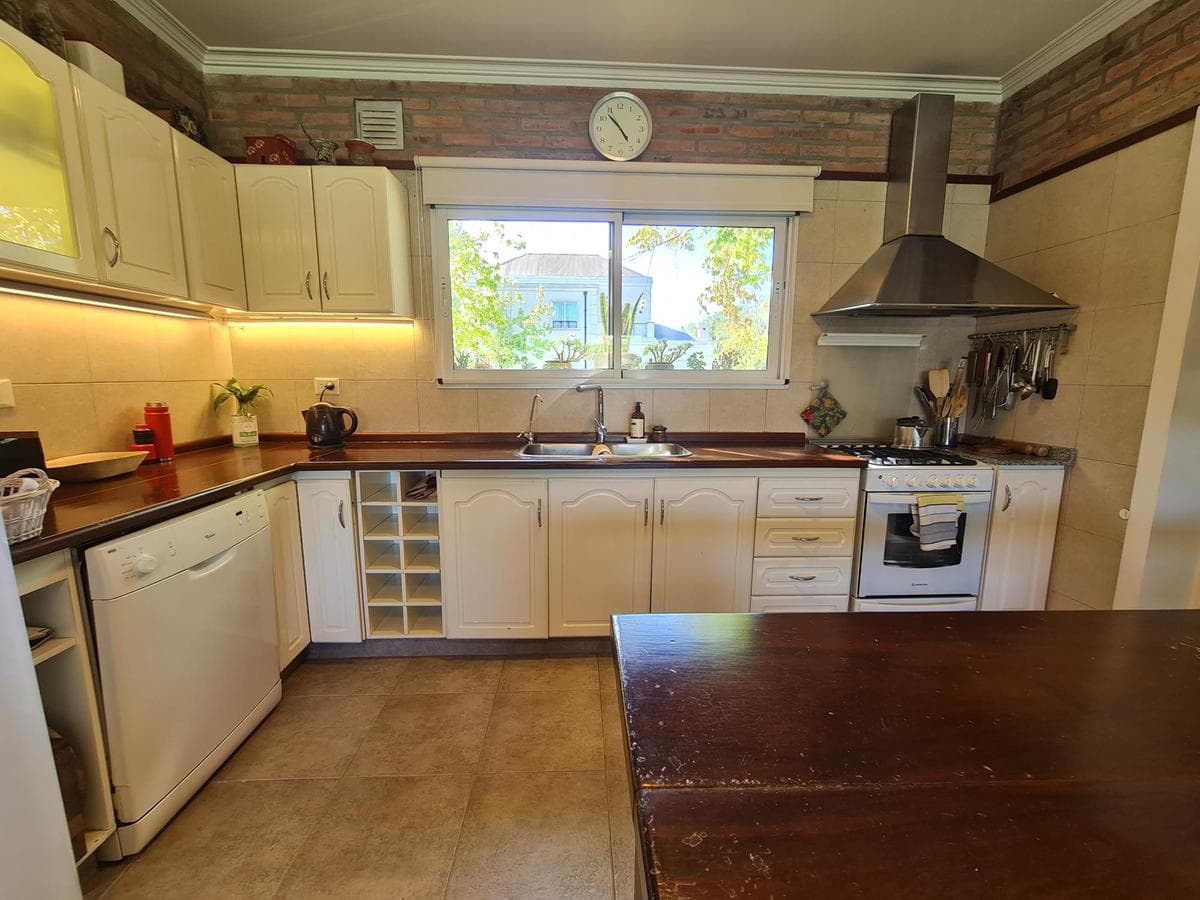 House for Sale in Talar Del Lago I