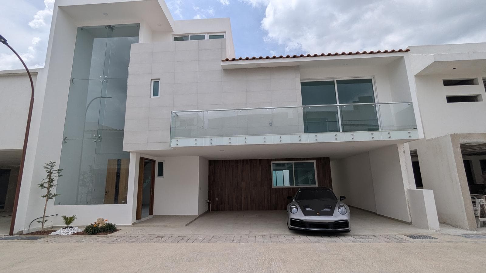 HOME FOR SALE IN METEPEC ON AV ESTADO DE MÉXICO