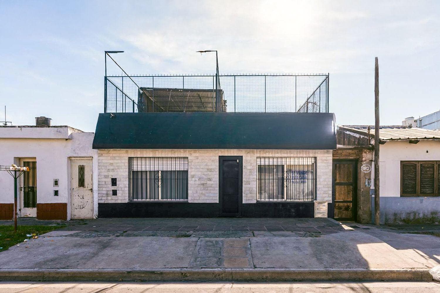 House for sale: 2 bedrooms, covered patio, and terrace - Las Heras, Rosario.