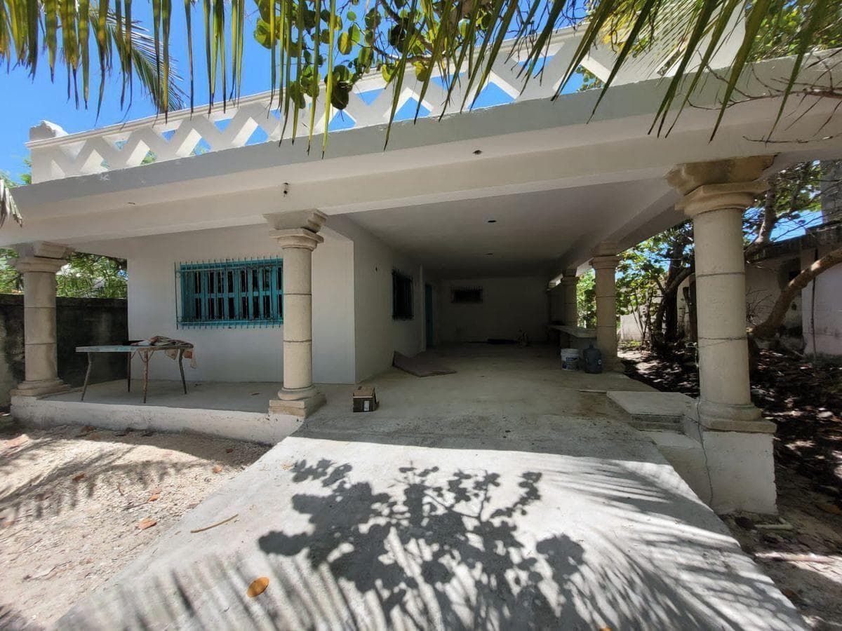 House for Sale on the BEACHFRONT in Chuburná, Yucatán