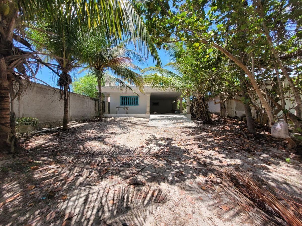 House for Sale on the BEACHFRONT in Chuburná, Yucatán