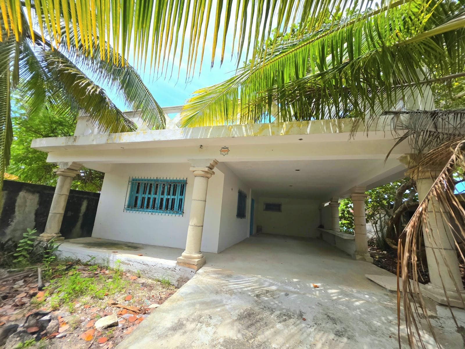 House for Sale on the BEACHFRONT in Chuburná, Yucatán